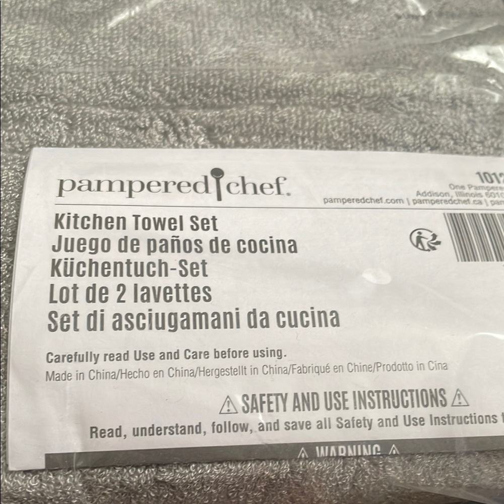 Pampered Chef Gray Kitchen Linen Set